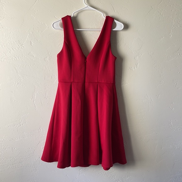 Red Dress F21 M 🌹🌹❤️❤️❤️ - Picture 2 of 4